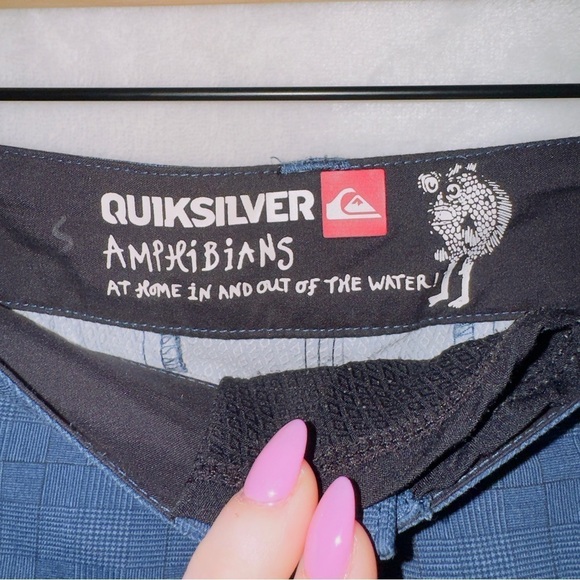 Men's Quiksilver Blue Plaid Amphibians Flat Front Hybrid Shorts size small - Picture 3 of 4